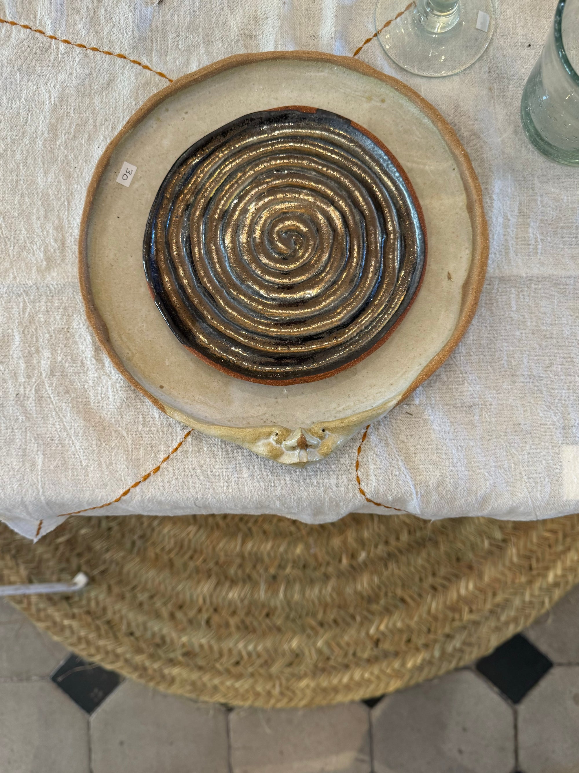 Assiette en grés EMPREINTE 1 par PATRICIA STERN