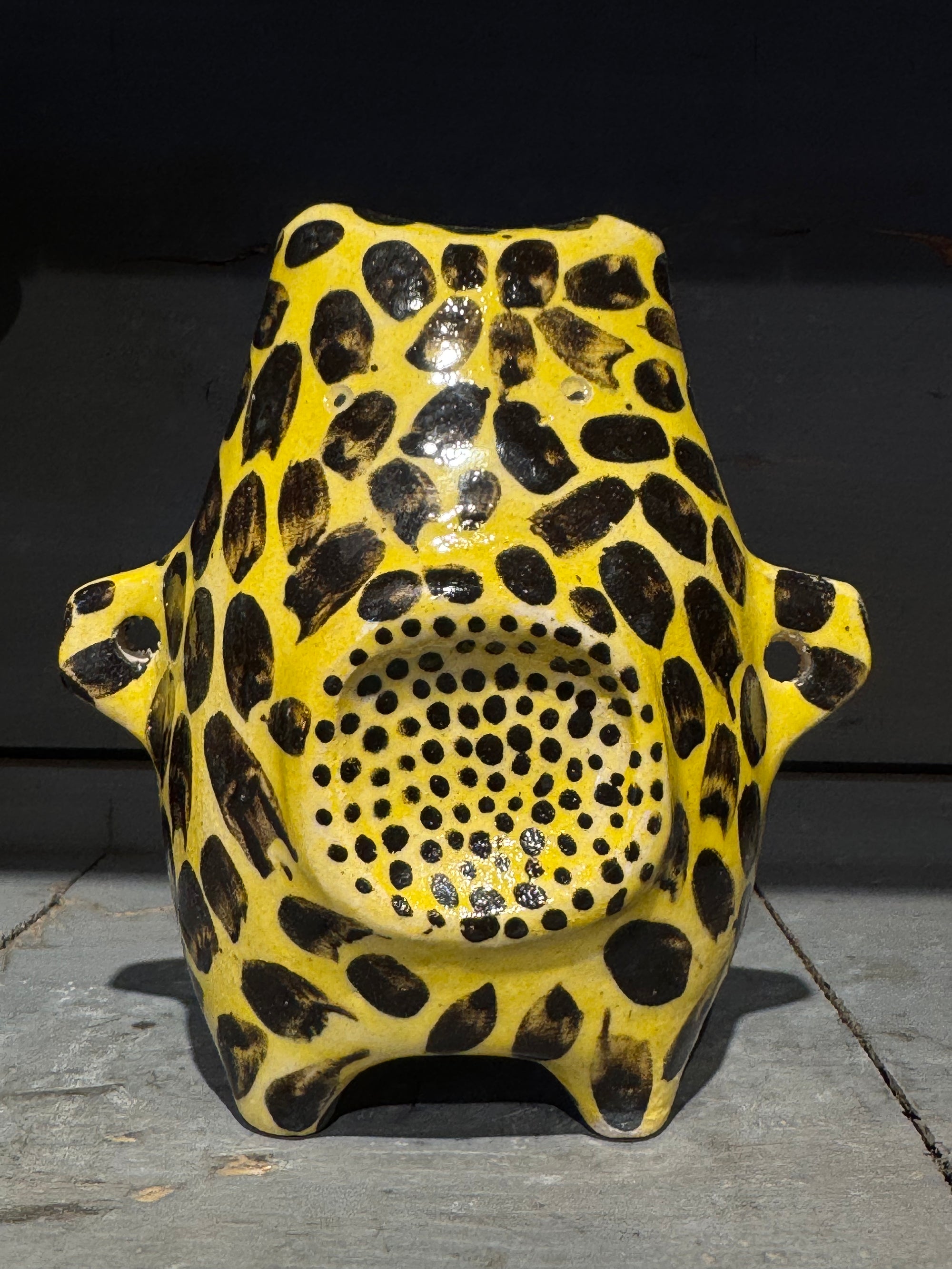 Mini Monstre noir et jaune par Vincent Verdé