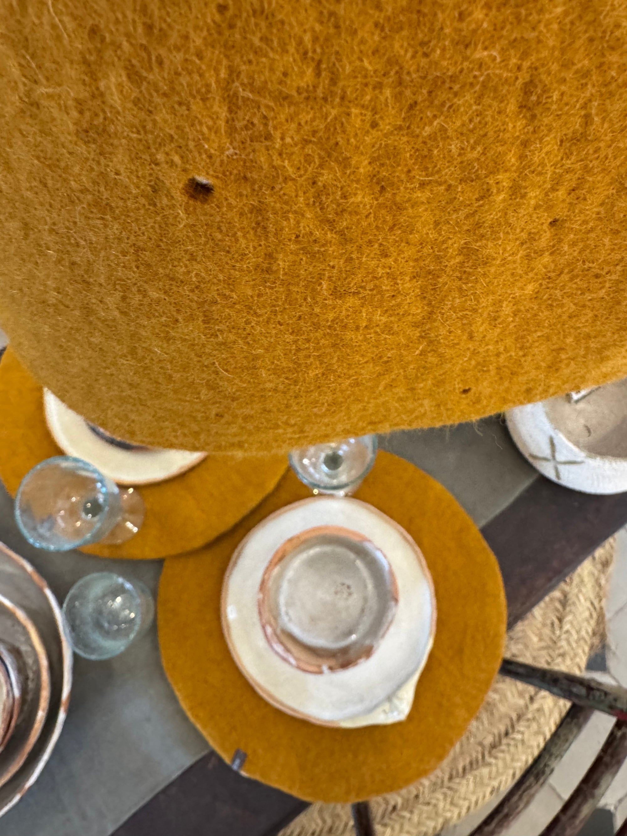 Mushkane Round Table Set
