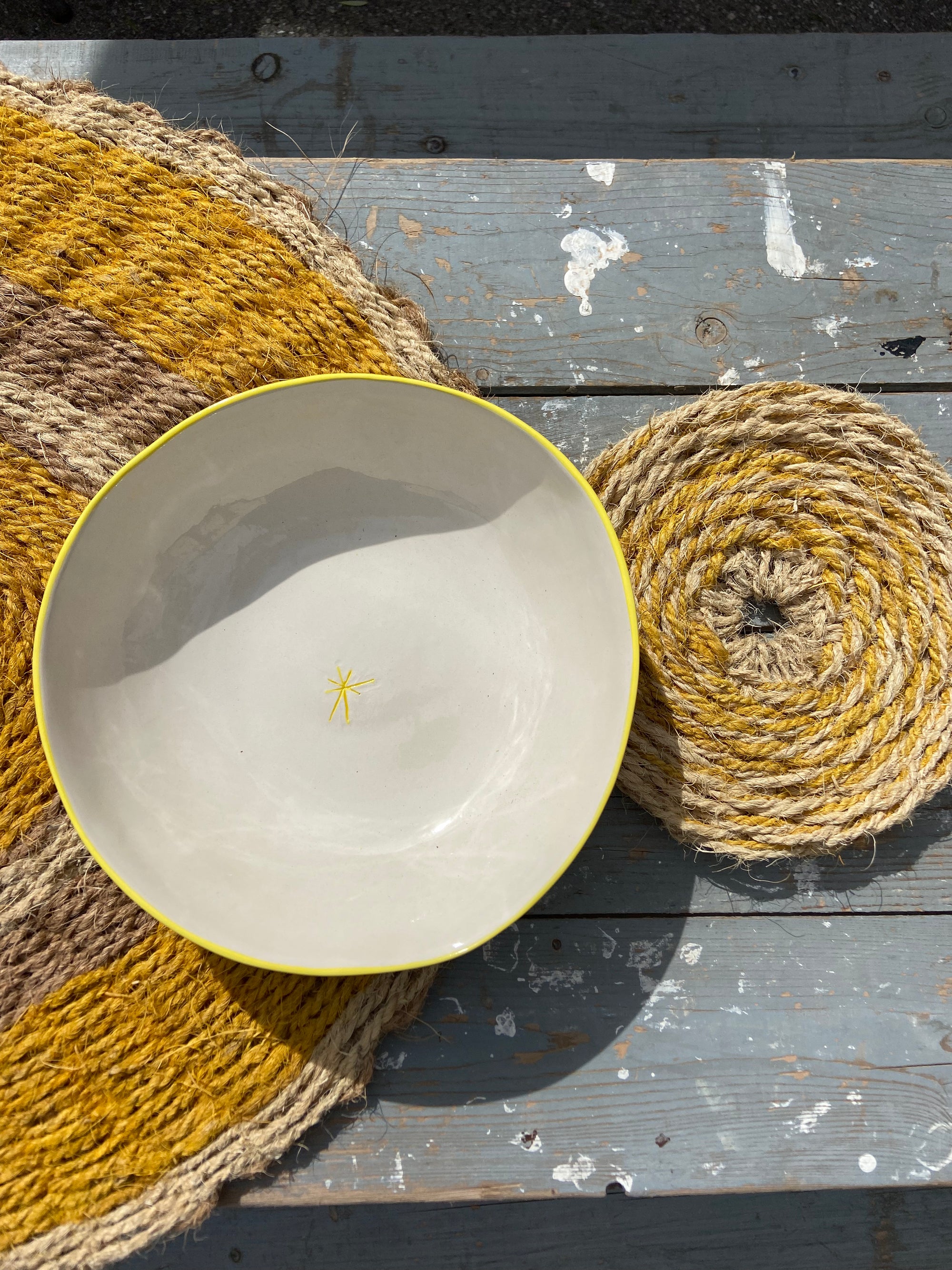 Large salad bowl "the sun is on the plate"