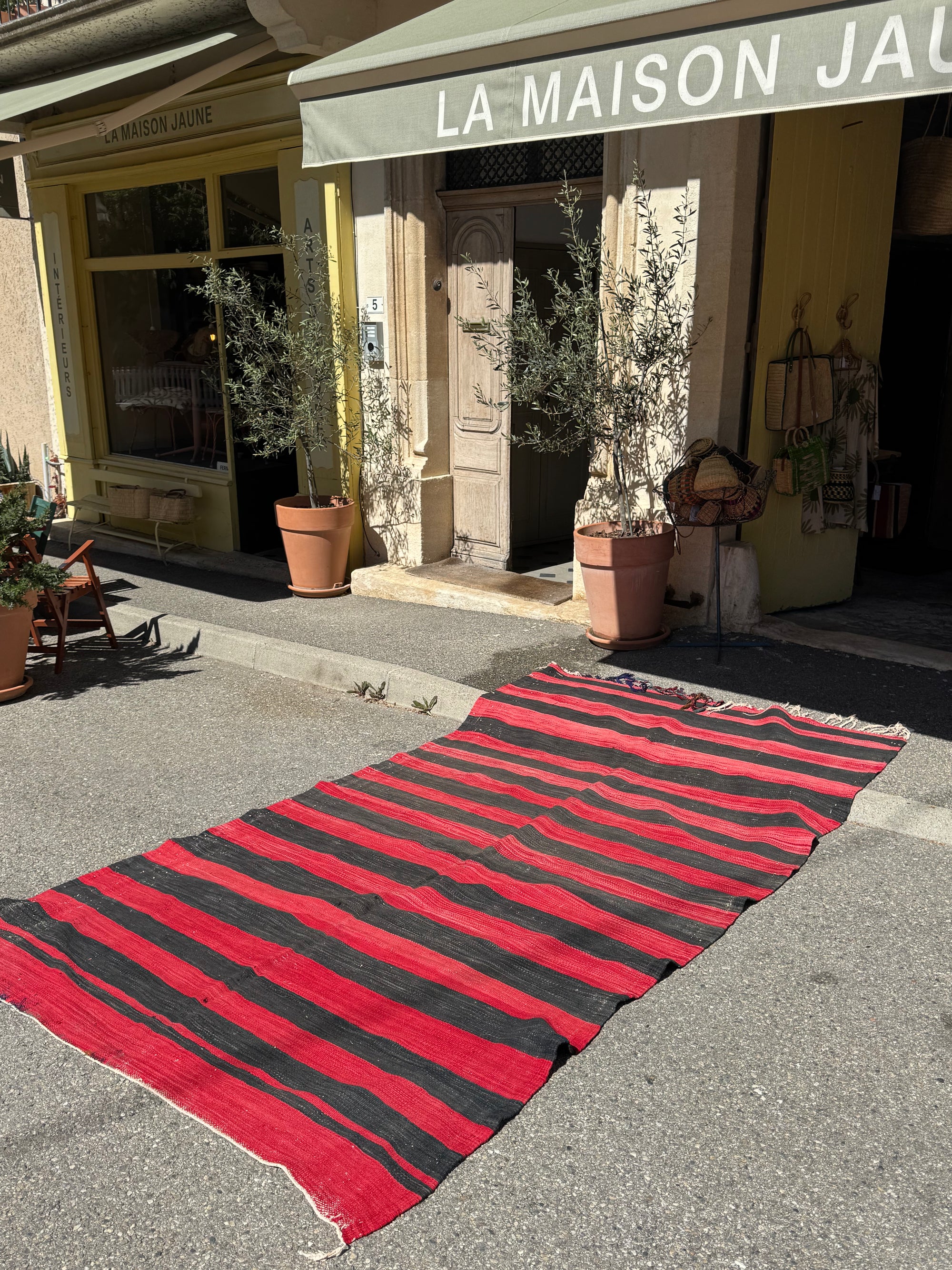 tapis berbére rayé brun rouge