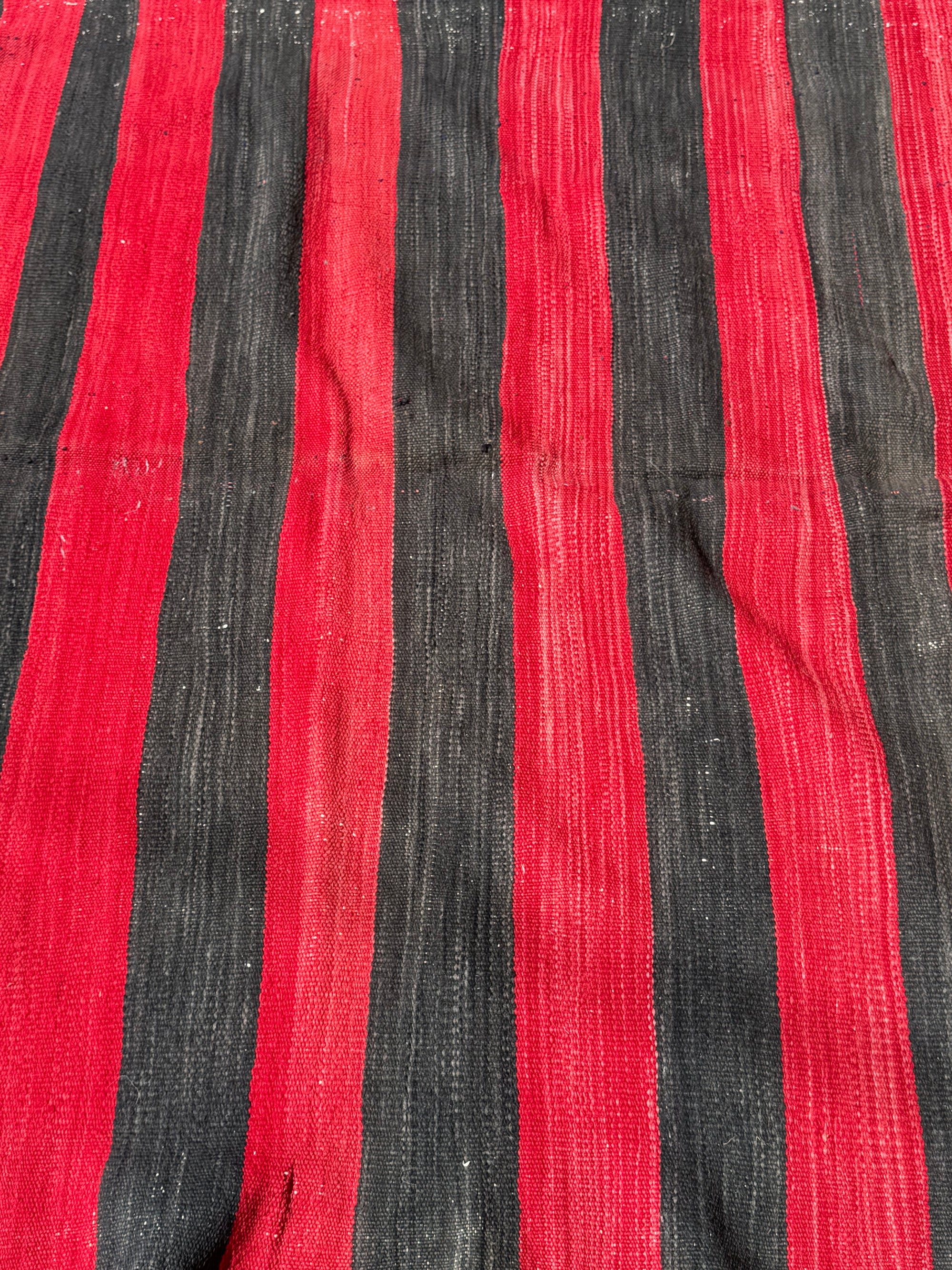 tapis berbére rayé brun rouge
