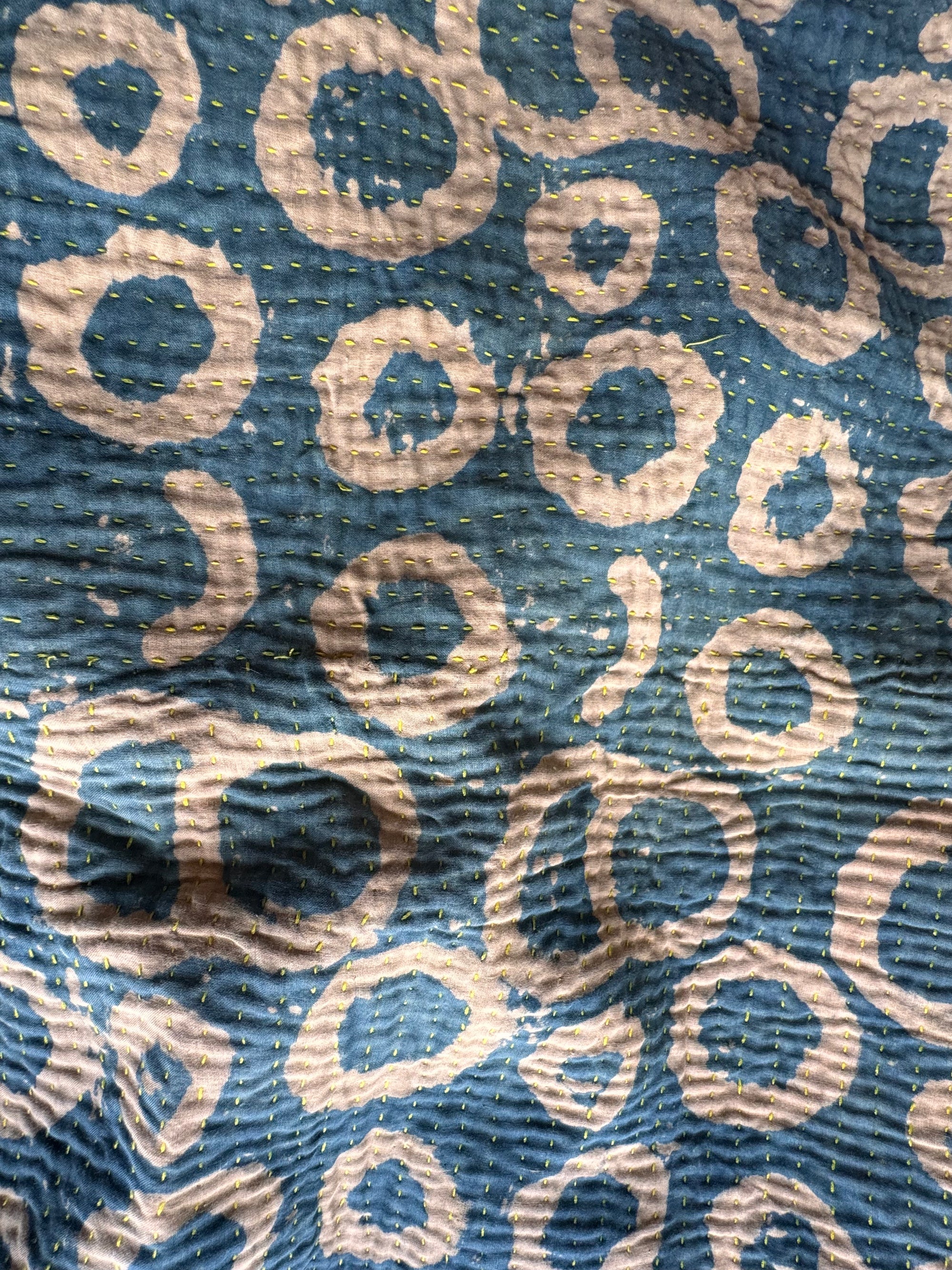 Plaid matelasse imprime vert bleu